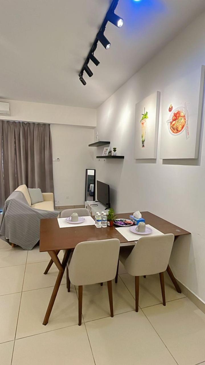 Selesa Midhills Apartment *